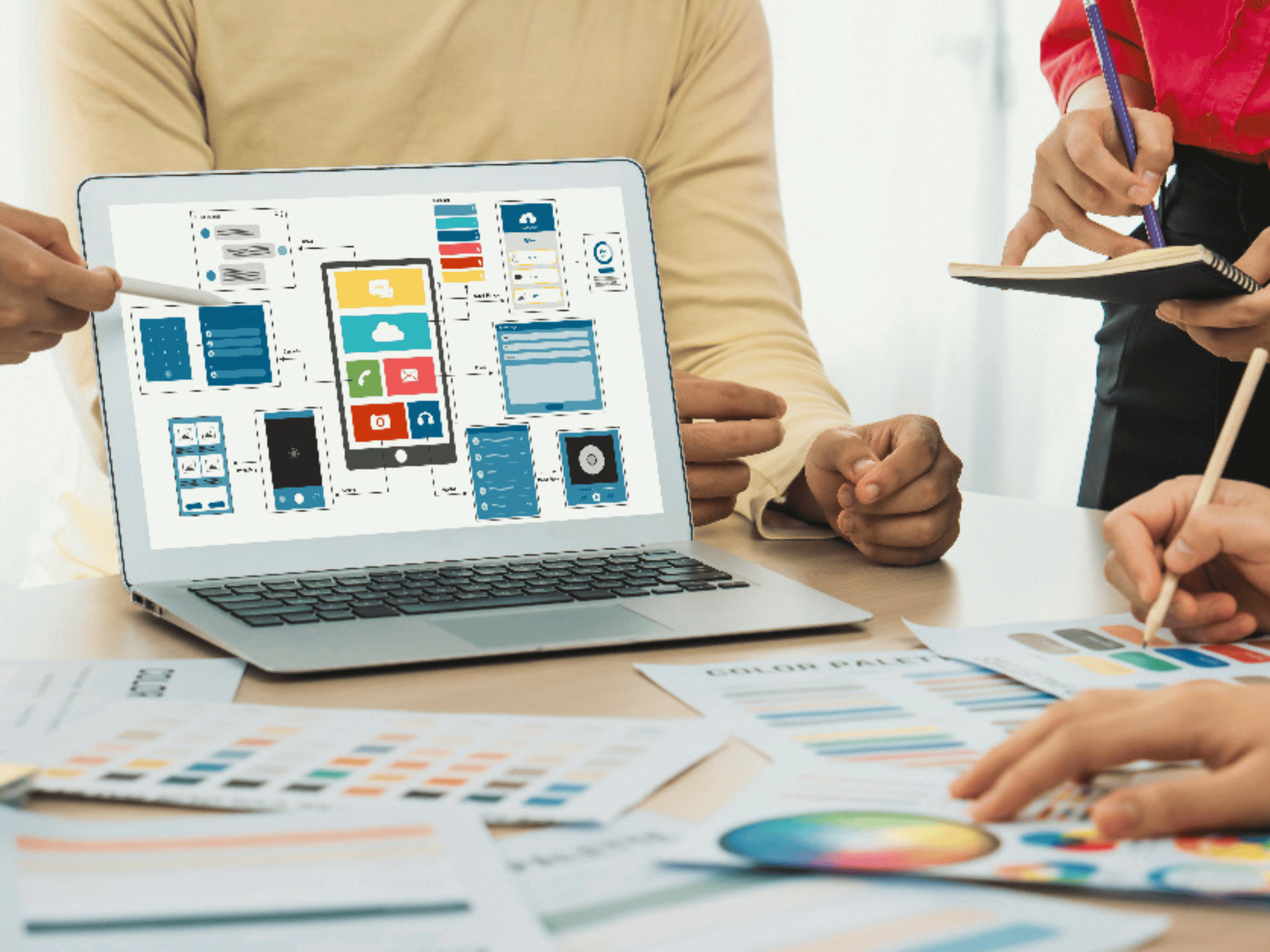 Quá trình áp dụng bảng màu thương hiệu vào bố cục và giao diện website để đảm bảo tính đồng nhất hình ảnh.